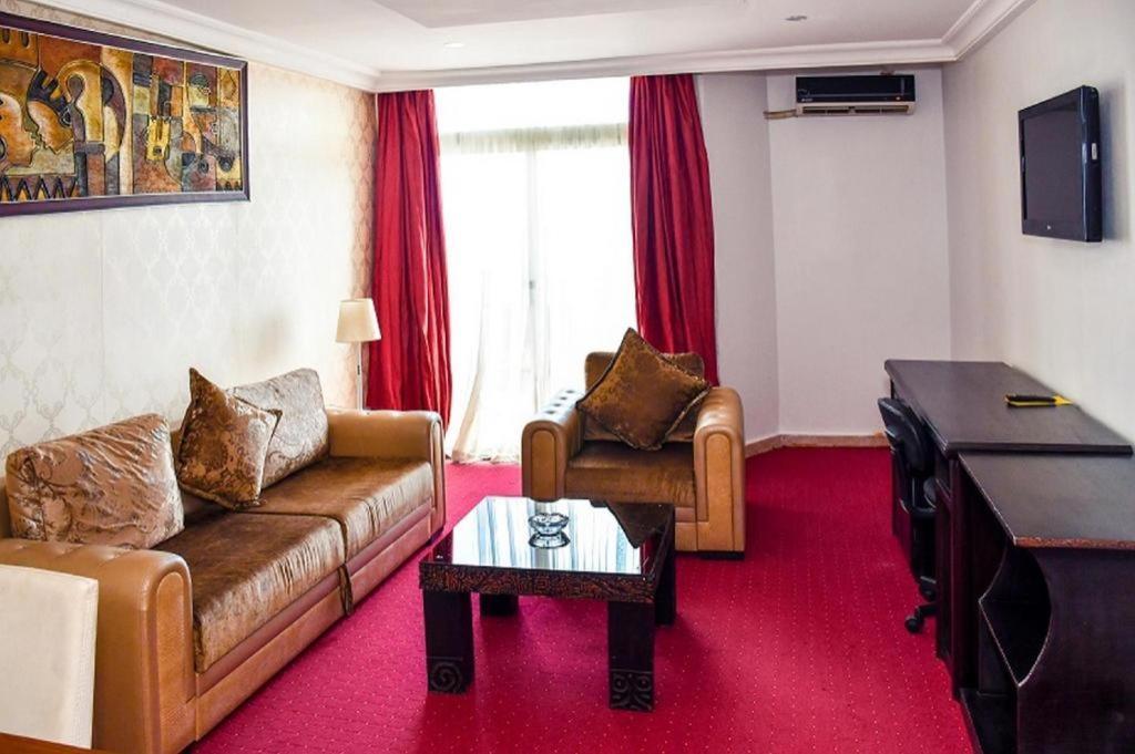 Imo Concorde Hotel Оверрі Екстер'єр фото
