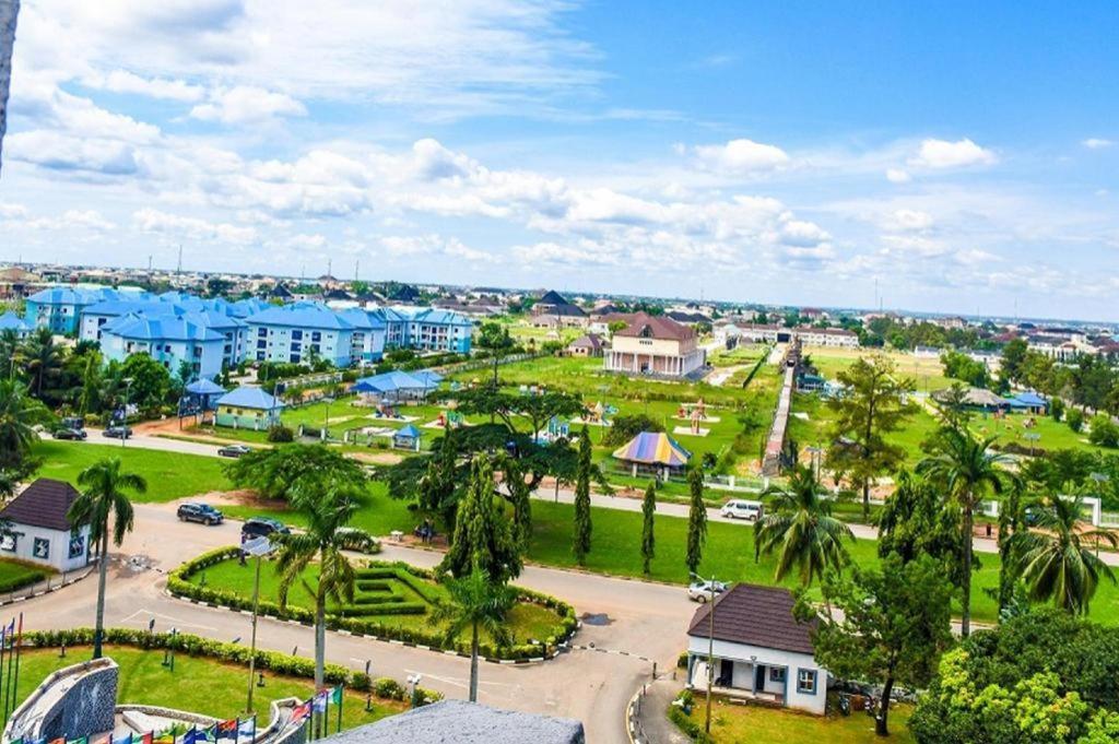 Imo Concorde Hotel Оверрі Екстер'єр фото